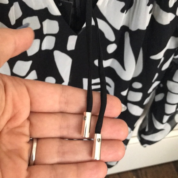 DVF Mikino Grape Vine Black Top Size 2 - Picture 4 of 6